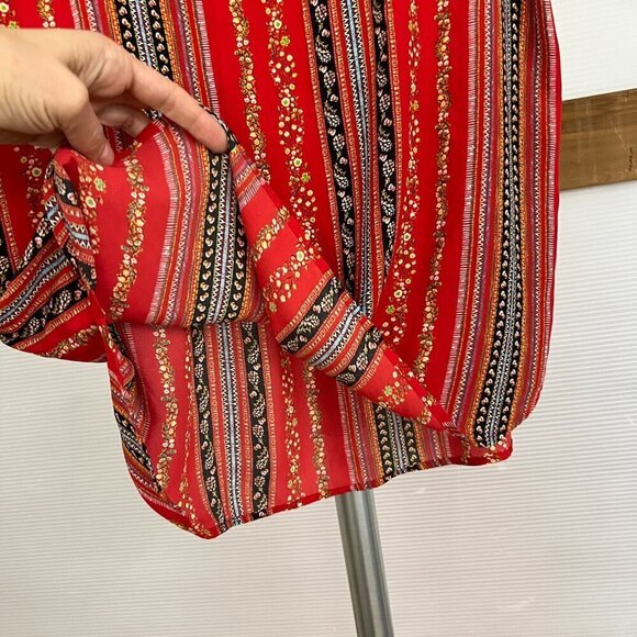 Loft Red Abstract Floral Stripe Scoop Neck Petal Short Sleeve Blouse Sz M - Picture 7 of 15